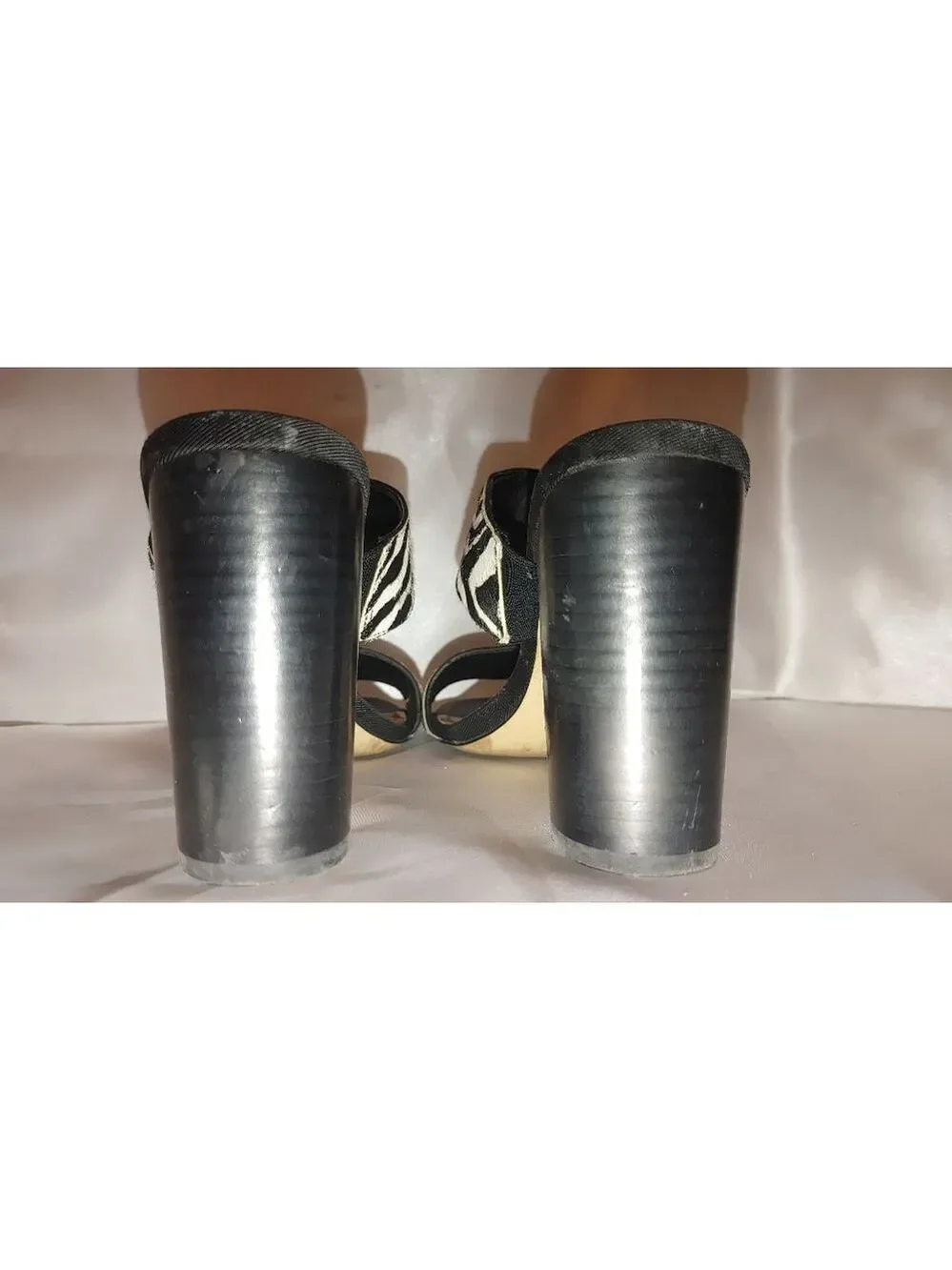 White House Black Market Cecilia Slides Size 8.5M